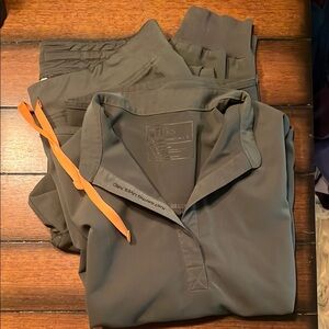 Figs scrub set moss green